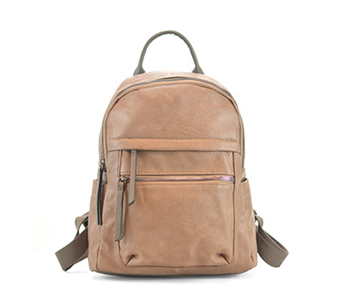 MOCHILA CAPITONEADA BOLSILLOS AL FRENTE